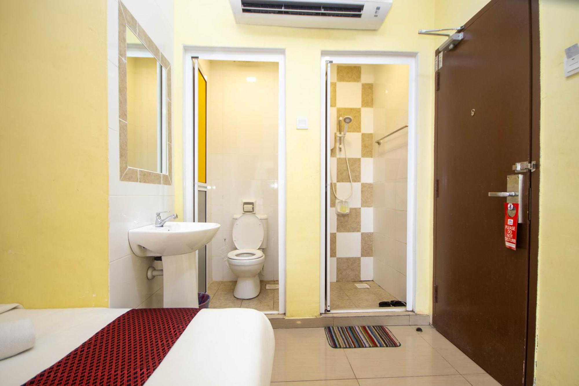 Sun Permas Jaya Hotel 3*