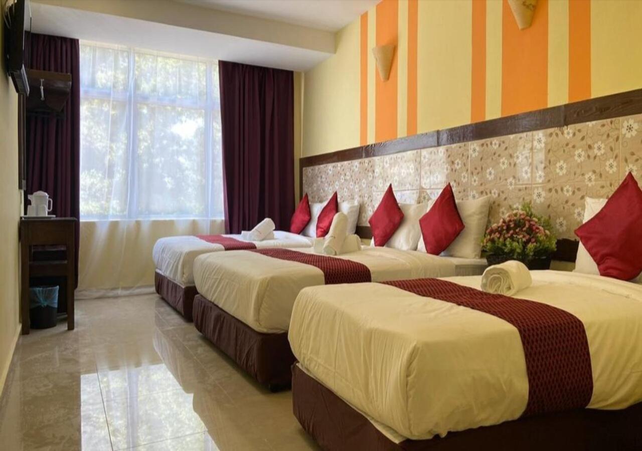 Sun Permas Jaya Hotel 3*
